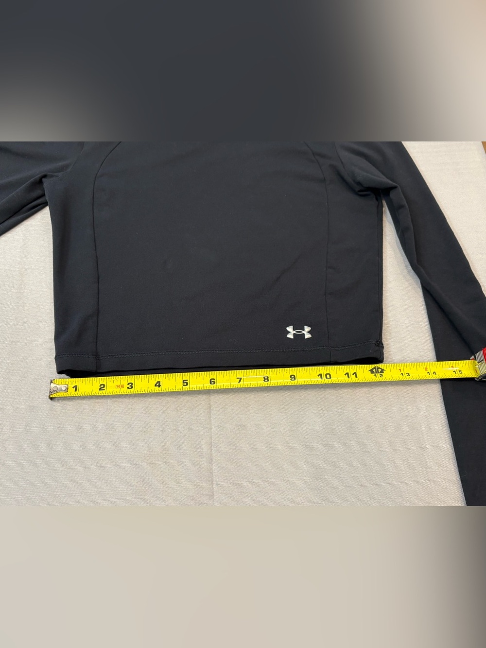 Under Armour Black Long-Sleeve Cropped Performance Top #1472 - Picture 8 of 14